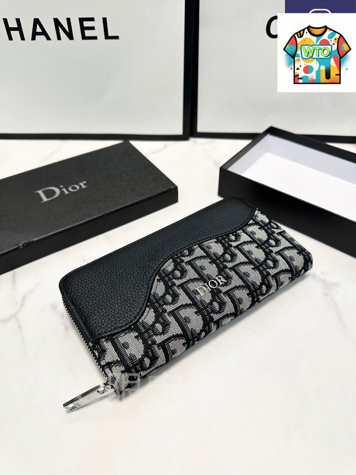 表裏とも頭層牛皮で製作