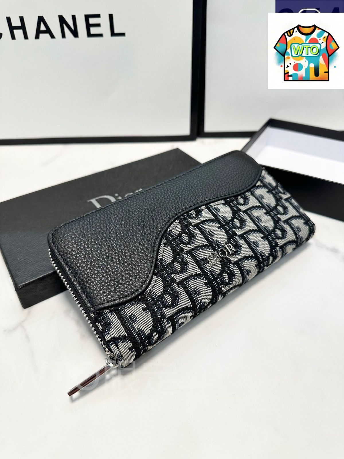 シングルジッパー小型ポーチ 表裏とも頭層牛皮で製作