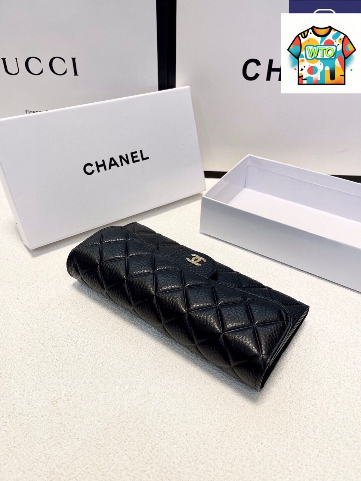 クラシック二つ折りシリーズ 牛皮で作り精巧耐久性に優れ触感にも優れる