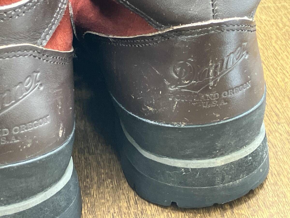 トレッキングブーツ