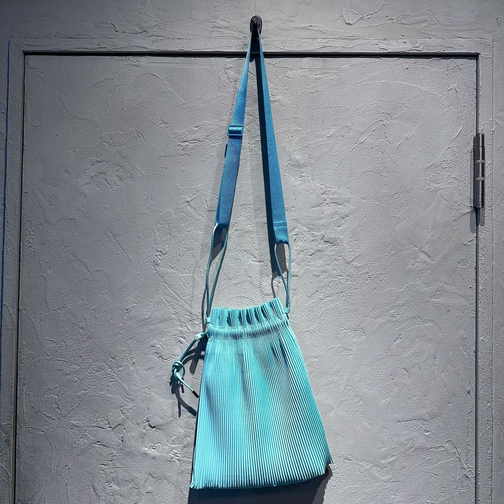 Pleats Please By Issey Miyake プリーツプリーズバイイッセイミヤケ プリーツ巾着ショルダーバッグ PP27-AG520 グリーン 代官山A11