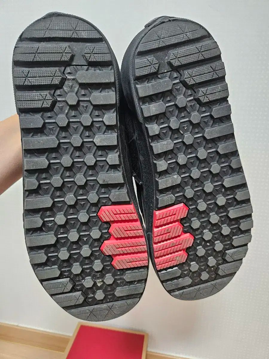 ウォータープルーフ ブラック