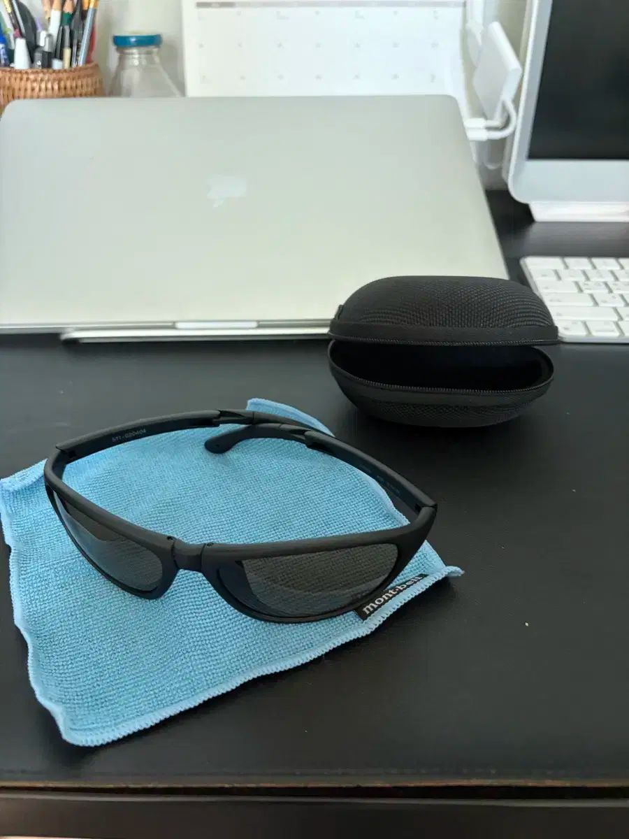  モンベル ブラウン 偏光 折り畳み サングラス サングラス 小物