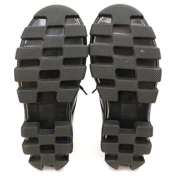 レースアップシューズ