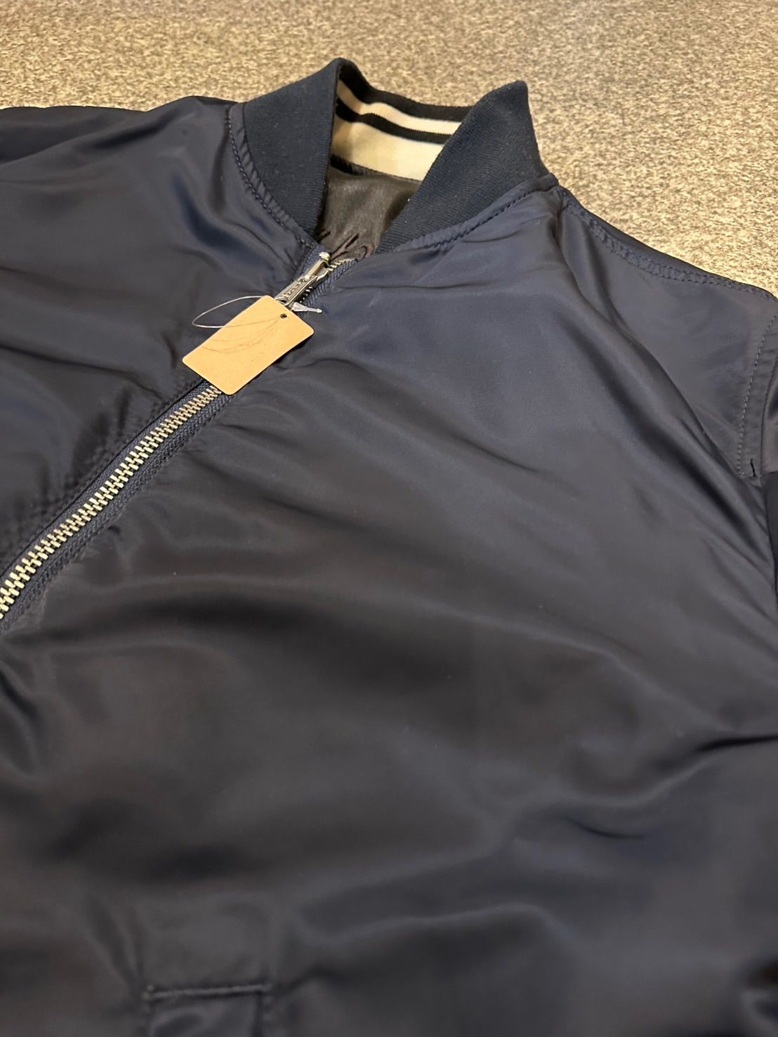ALPHA industries リバーシブル MA-1 フライトジャケット スーベニア ALPHA industries リバーシブル MA-1 フライトジャケット スーベニア