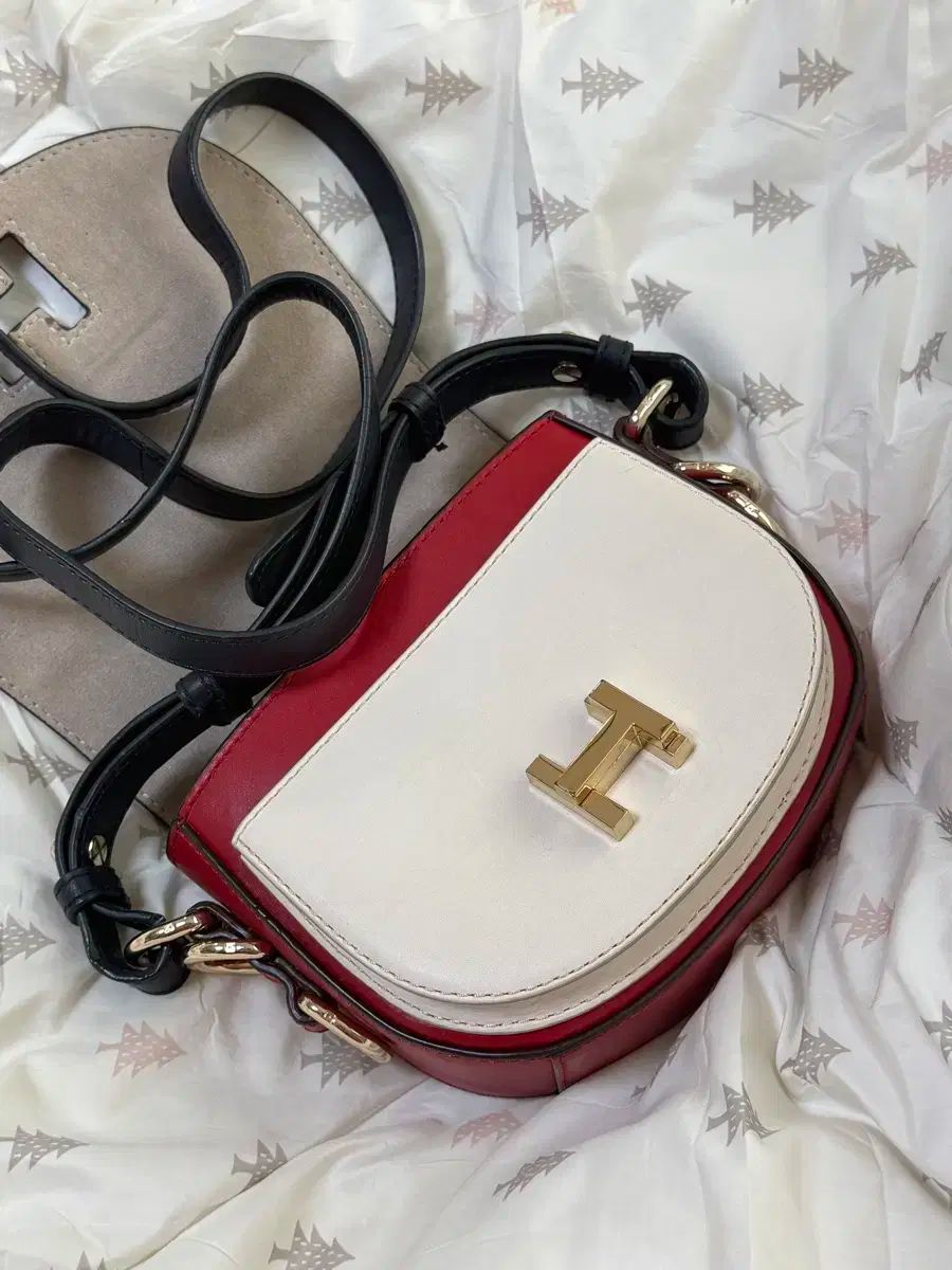 Tommy Hilfiger トミーヒルフィガー クロスバック バッグ