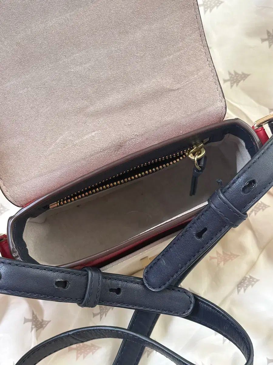 トミーヒルフィガー