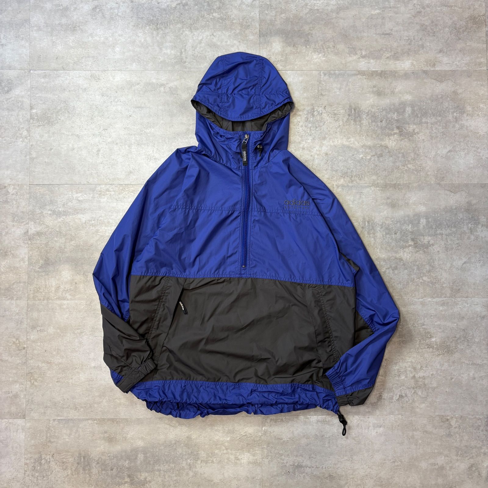 adidas adventure ナイロン アノラックパーカー 裾ドローコード 袖