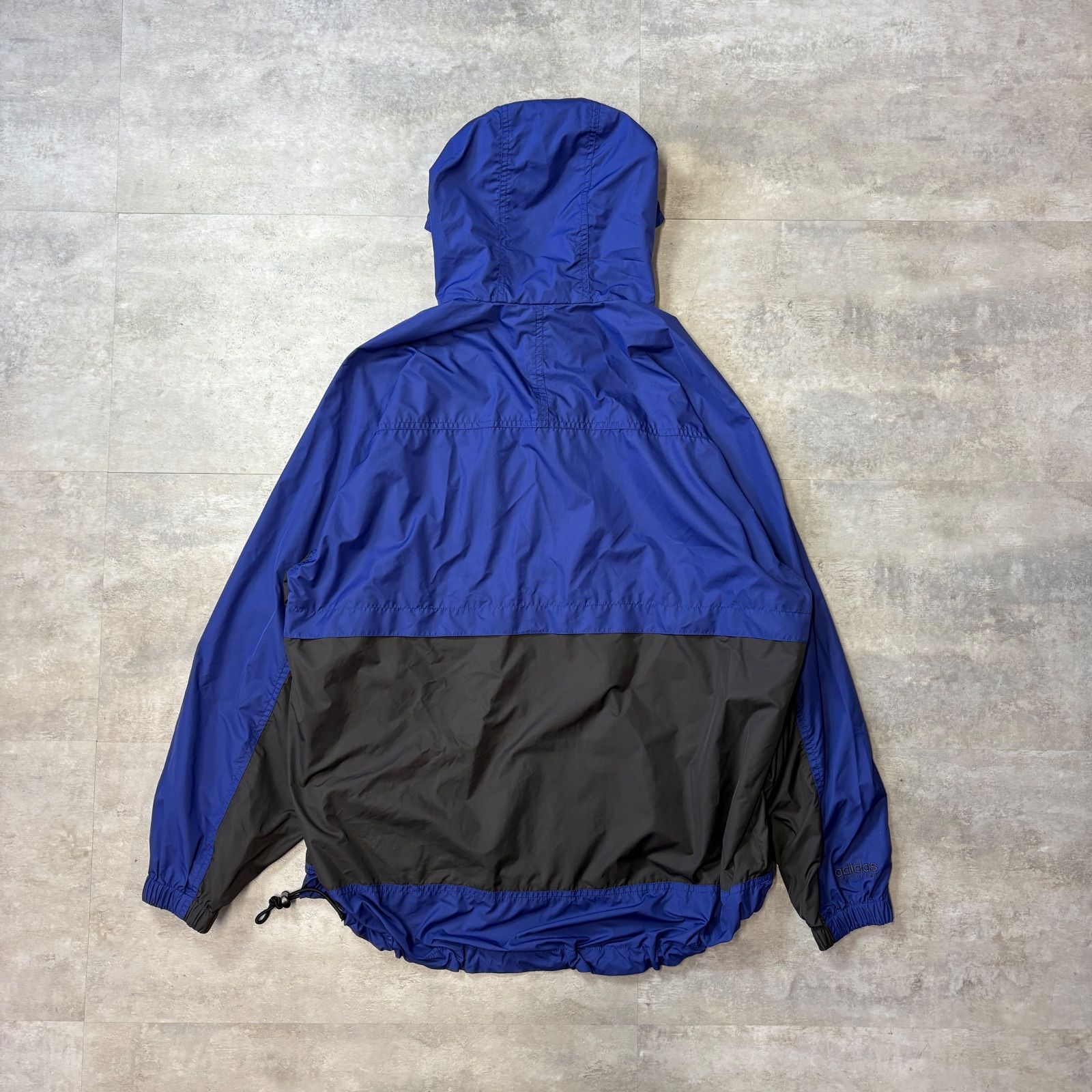 adidas adventure ナイロン アノラックパーカー 裾ドローコード 袖