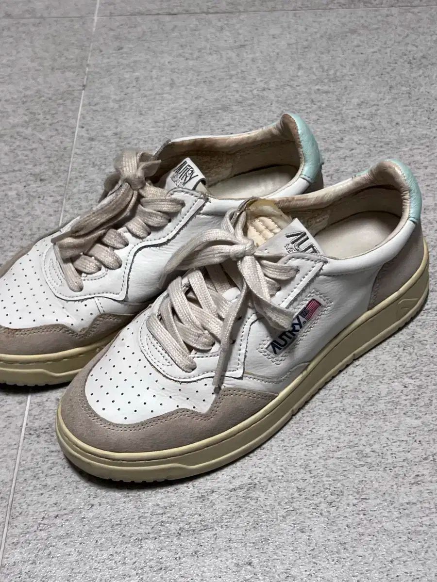 オートリー メダリスト 白 スニーカー 240