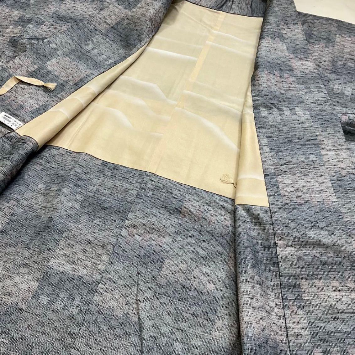 上質な紬の素敵なロング道中着 仕付け糸付き