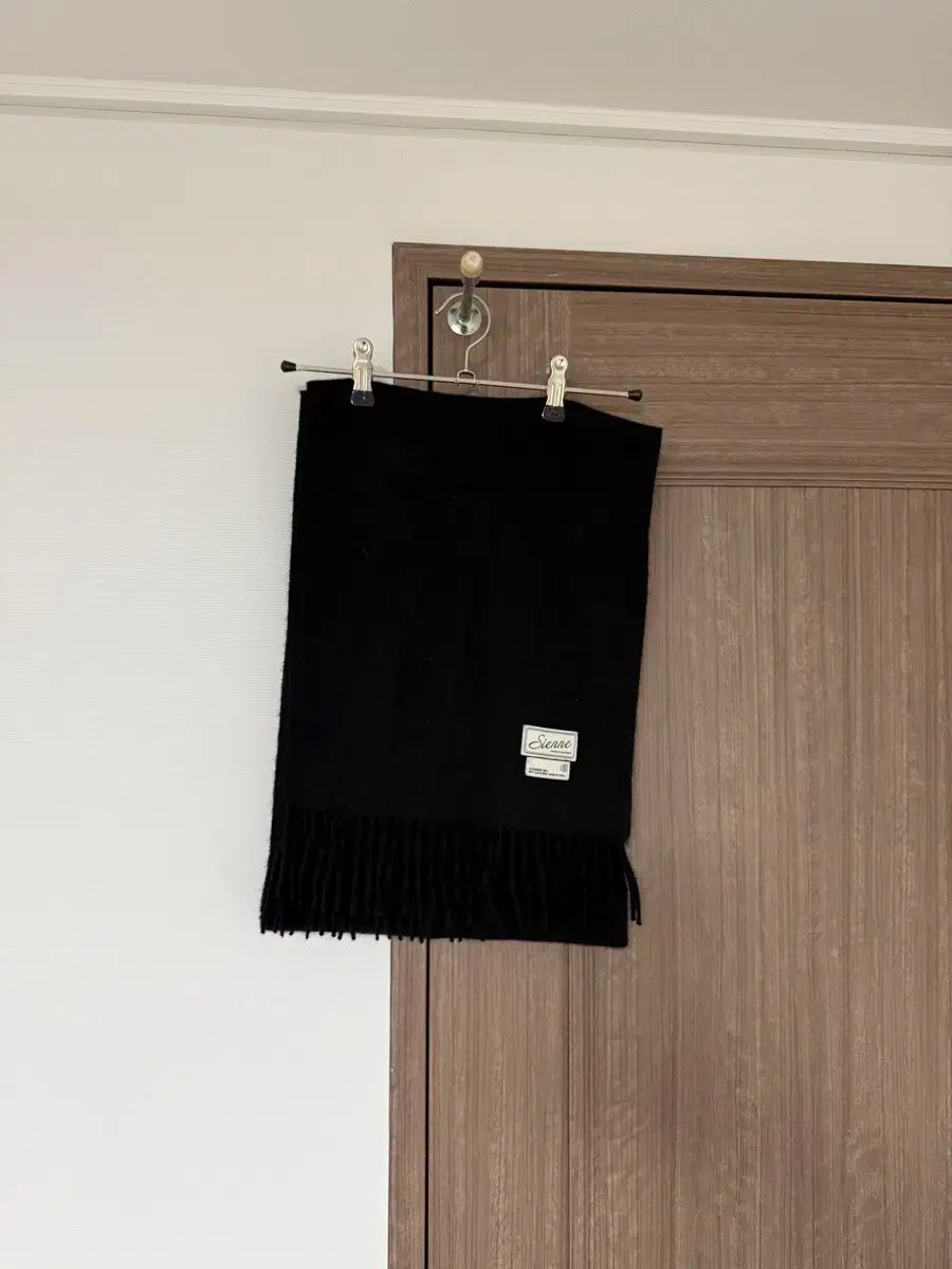 シエンヌ カシミア マフラー ブラック