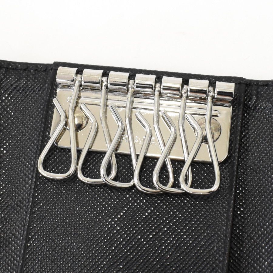 未使用品✨PRADA 6連キーケース M222 トライアングルロゴプレート 未使用品✨PRADA 6連キーケース M222 トライアングルロゴプレート