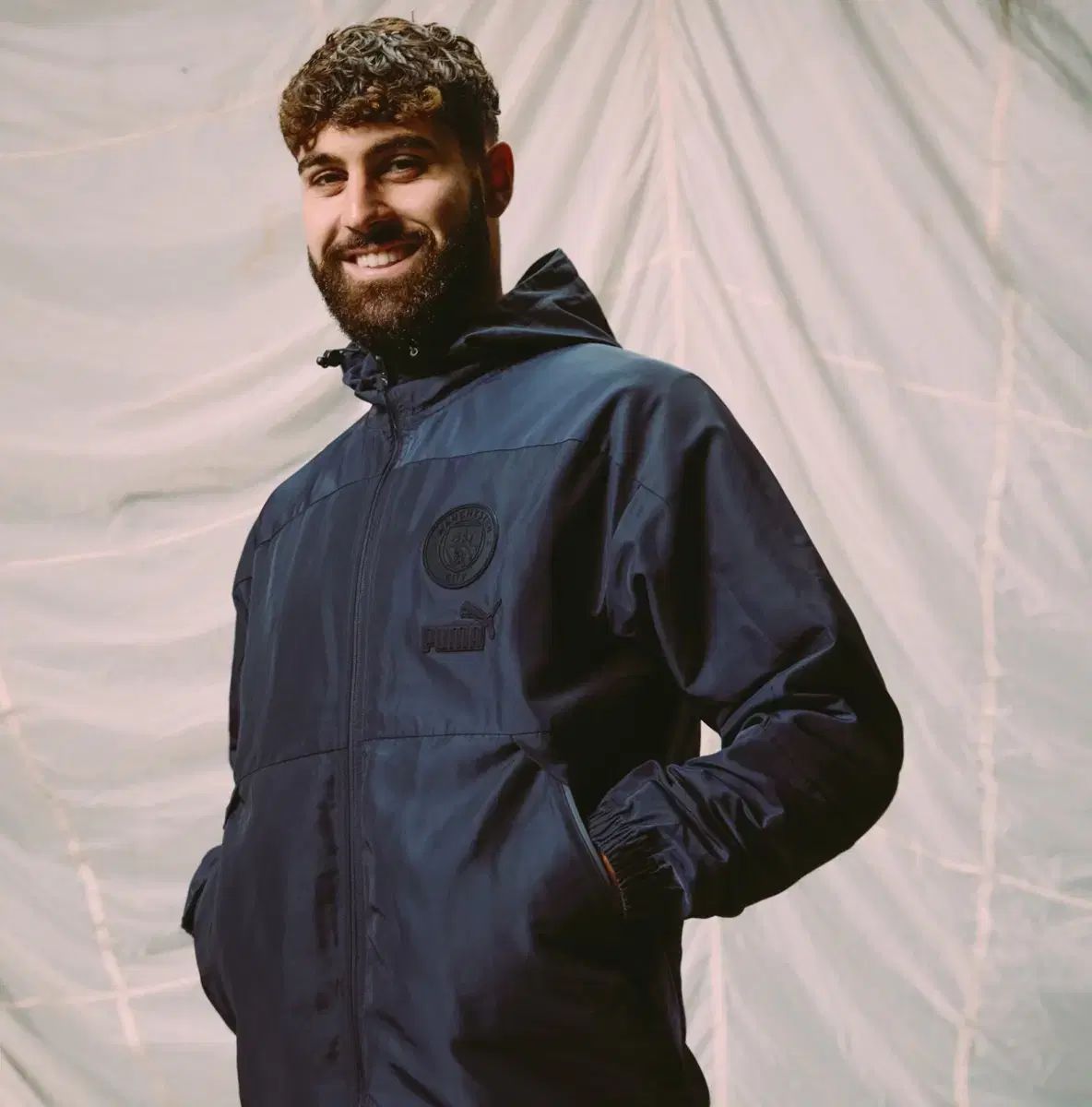 マンチェスター シティ ウィンドブレーカー