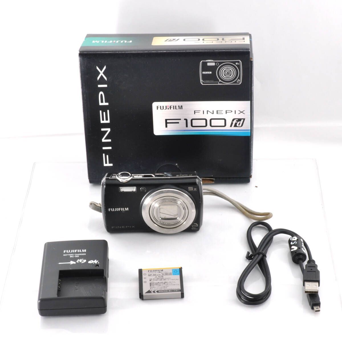 動作確認済 FUJIFILM F100fd デジカメ 充電器付 ブラック FUJIFILM FINEPIX F100fd コンパクトデジタルカメラ充電器付