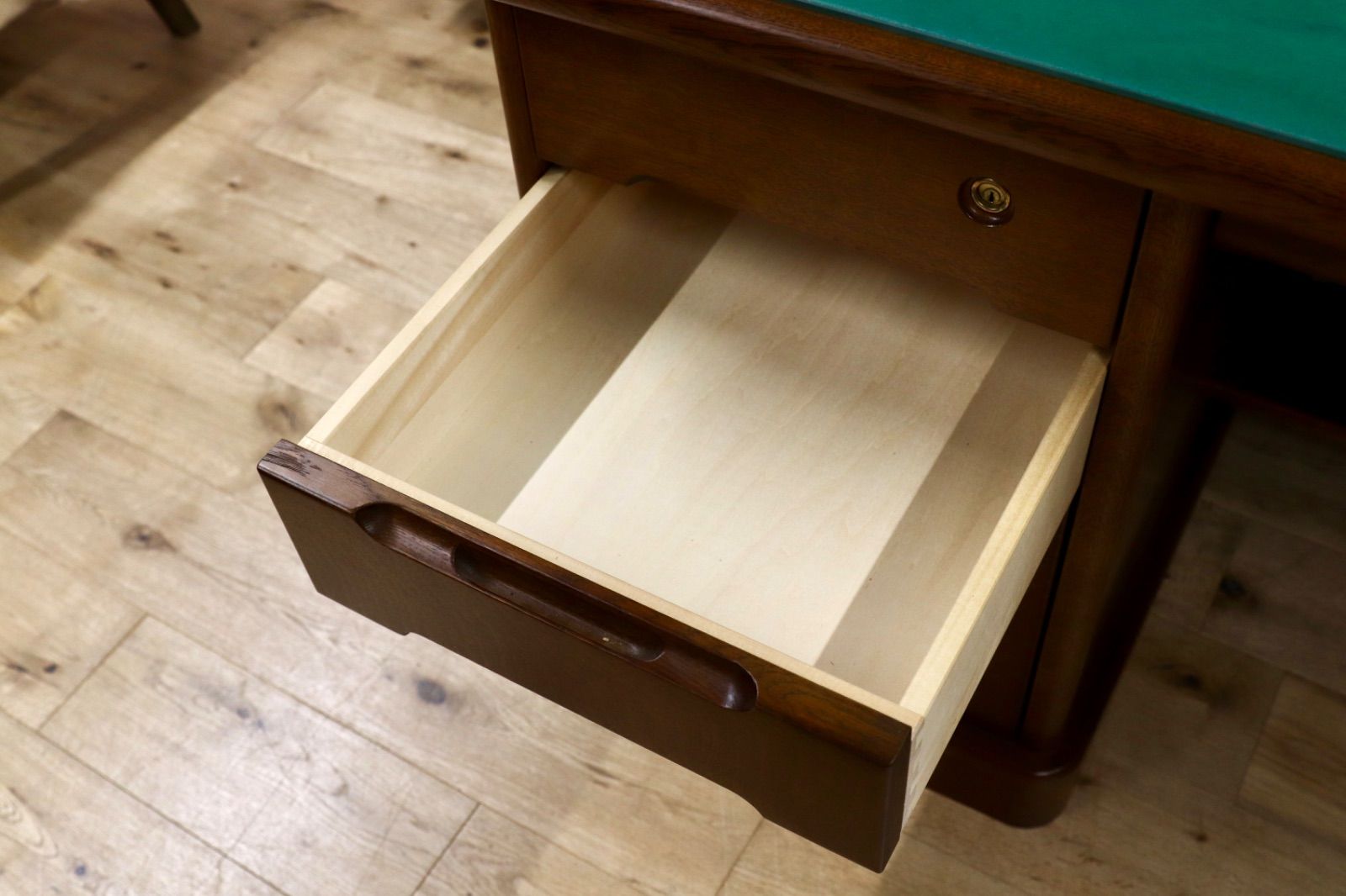 GMIK614○karimoku / カリモク コロニアル ヴィンテージ デスク 書斎机