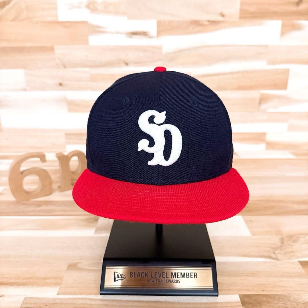 激レア/廃番【ニューエラ×スタンダードカリフォルニア】限定コラボ キャップ黒×白 ニューエラ×スタンダードカリフォルニア】限定コラボ キャップ