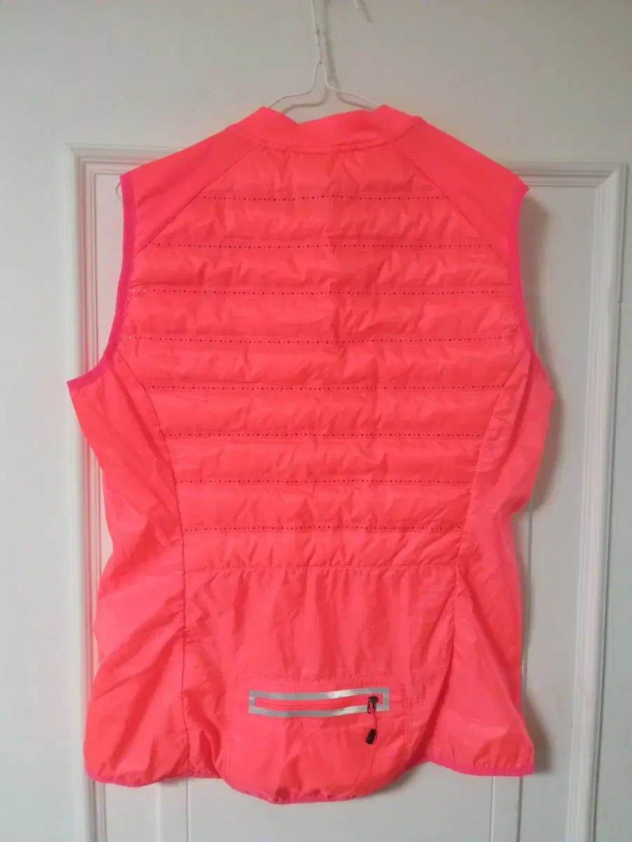 ナイキ エアロロフト グース ベスト