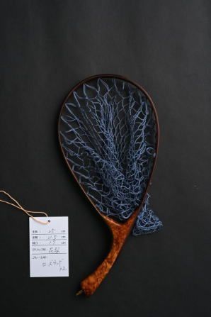 ワイズカスタム ランディングネット25ｃｍカーブ グリップﾟ 花梨瘤 ネット ロイヤルブルー25110006 手編みネットはクレモナ糸1本で編み込んであります 発送方法 クロネコヤマト宅急便 当店はワイズカスタム社の正規ディーラーです