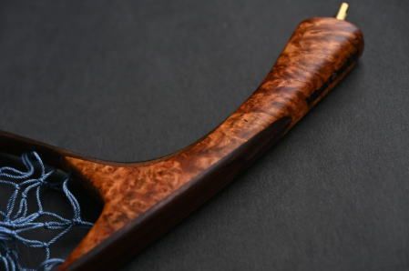 ワイズカスタム ランディングネット25cmカーブ グリップ゚ 花梨瘤 ネット ロイヤルブルー25110006 手編みネットはクレモナ糸1本で編み込んであります 発送方法 クロネコヤマト宅急便 当店はワイズカスタム社の正規ディーラーです