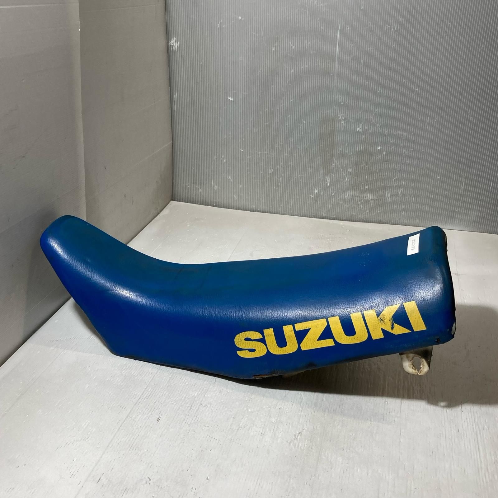SUZUKI RM 125 シート スズキ