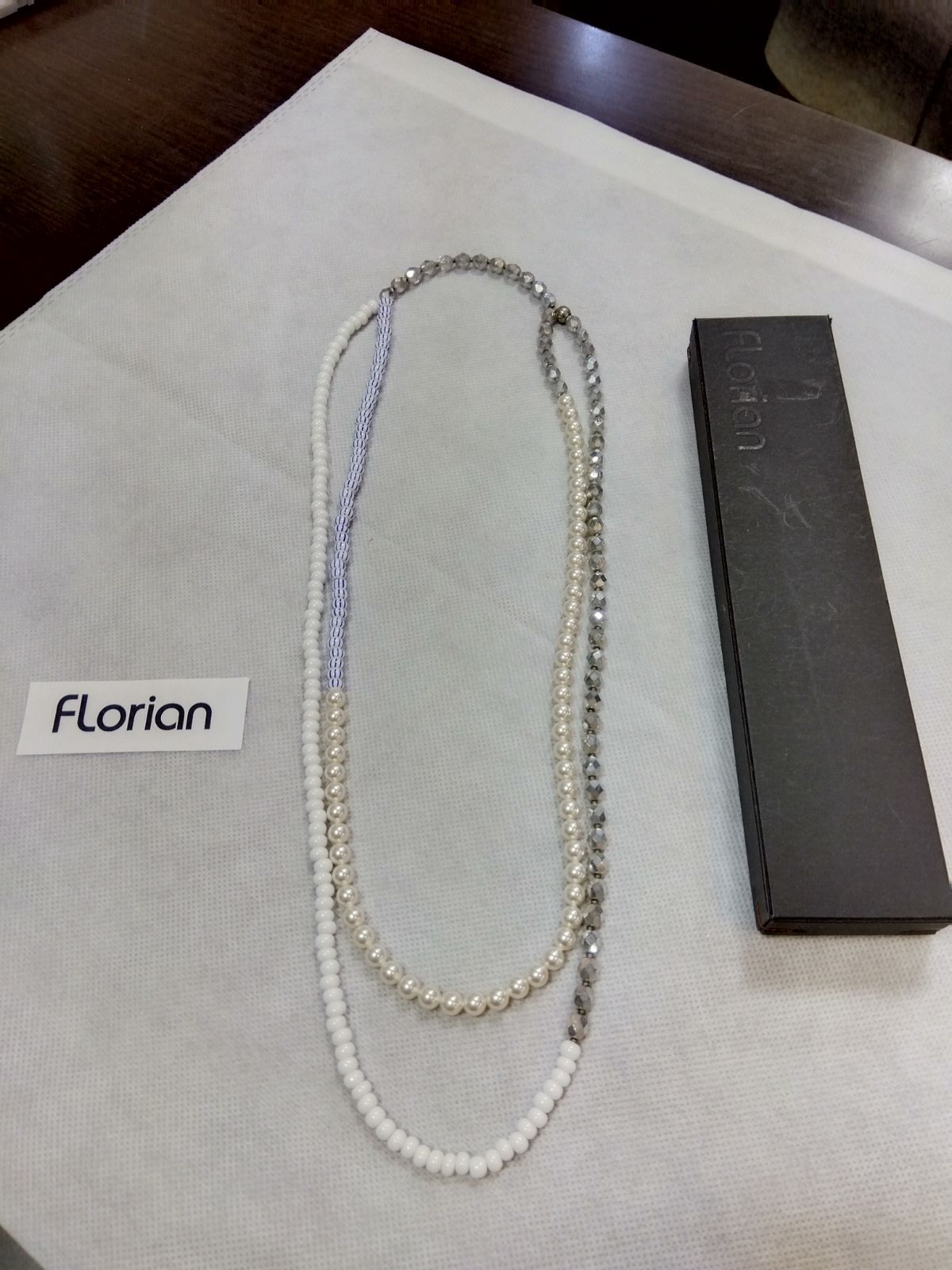 M 20 FLORIAN フローリアン ネックレス パール×シルバー×白×ブルーストライプ 爽やかなデザイン