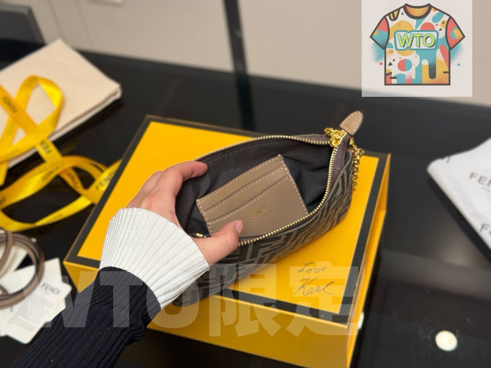 Fendi フェンディ