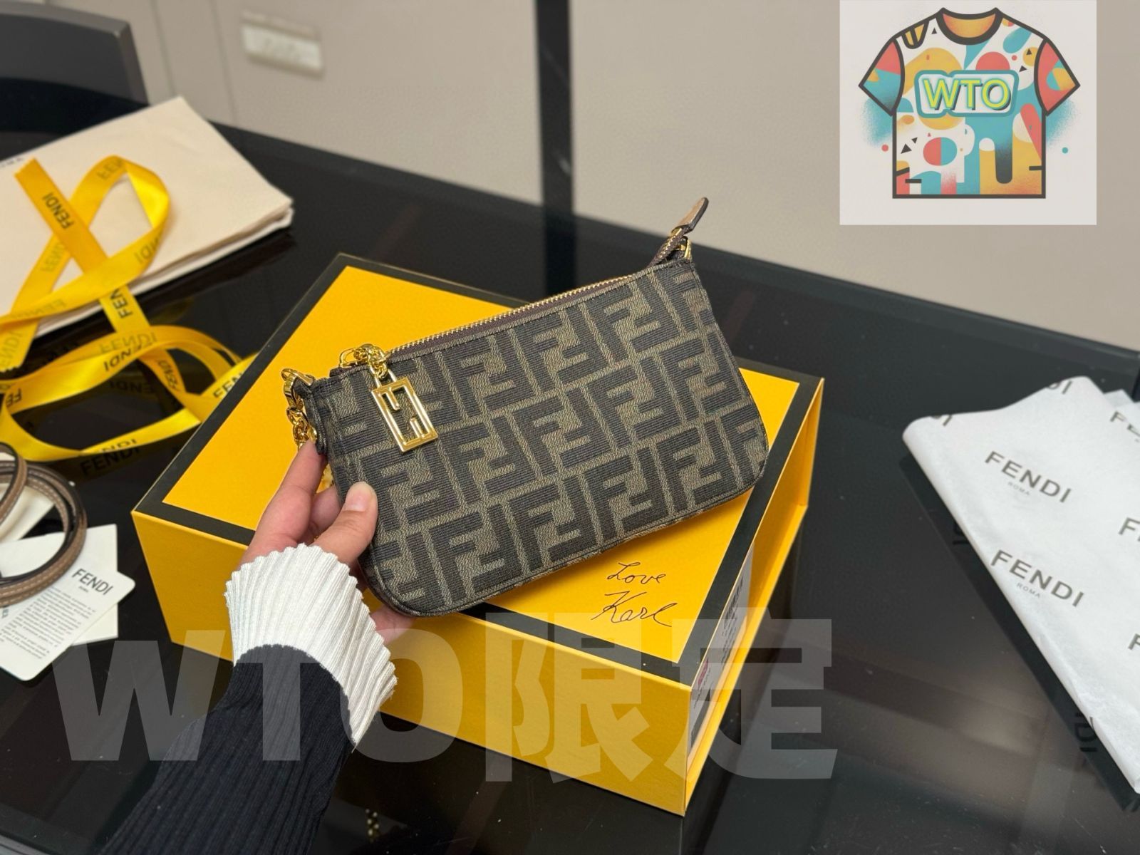 今日 Fendi フェンディ 麻雀バッグ 折りたたみボックス付き シリーズ 快適さと精致さを兼ね備えるのが特徴です-WTO輸入1