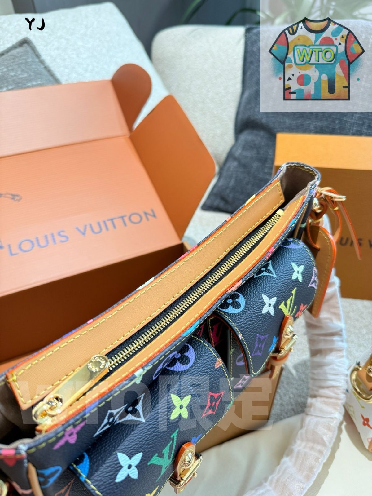  今日 LV ルイヴィトン ホワイト-ブラックマルチ ダブルサドルバッグ シリーズ 性が高いのが特徴です-WTO輸入1 ハンドバッグ バッグ