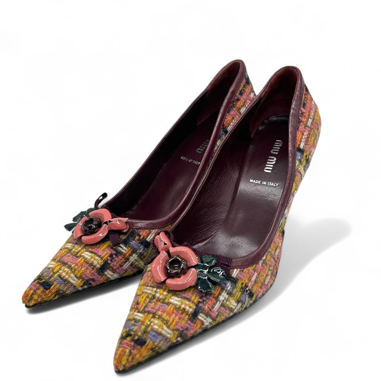 ミュウミュウ MIU パンプス ポインテッドトゥ ツイード フラワーモチーフ 花飾り レザー マルチ ボルドー 35 1 2 22 5 cm イタリア製 ハイヒール エレガント フェミニン パーティ ドレスシューズ レディース CT