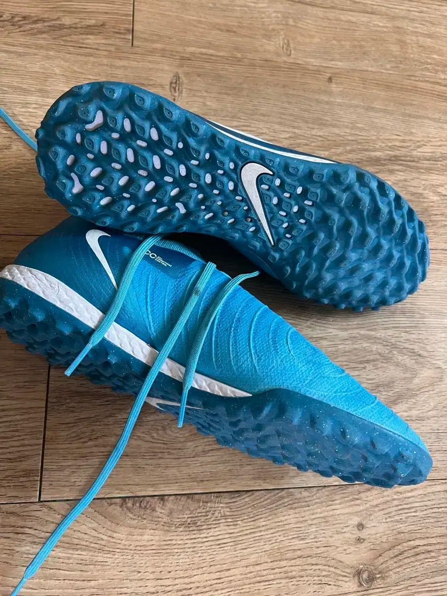 ナイキ FANTOM GX 2 プロ TF サッカーシューズ