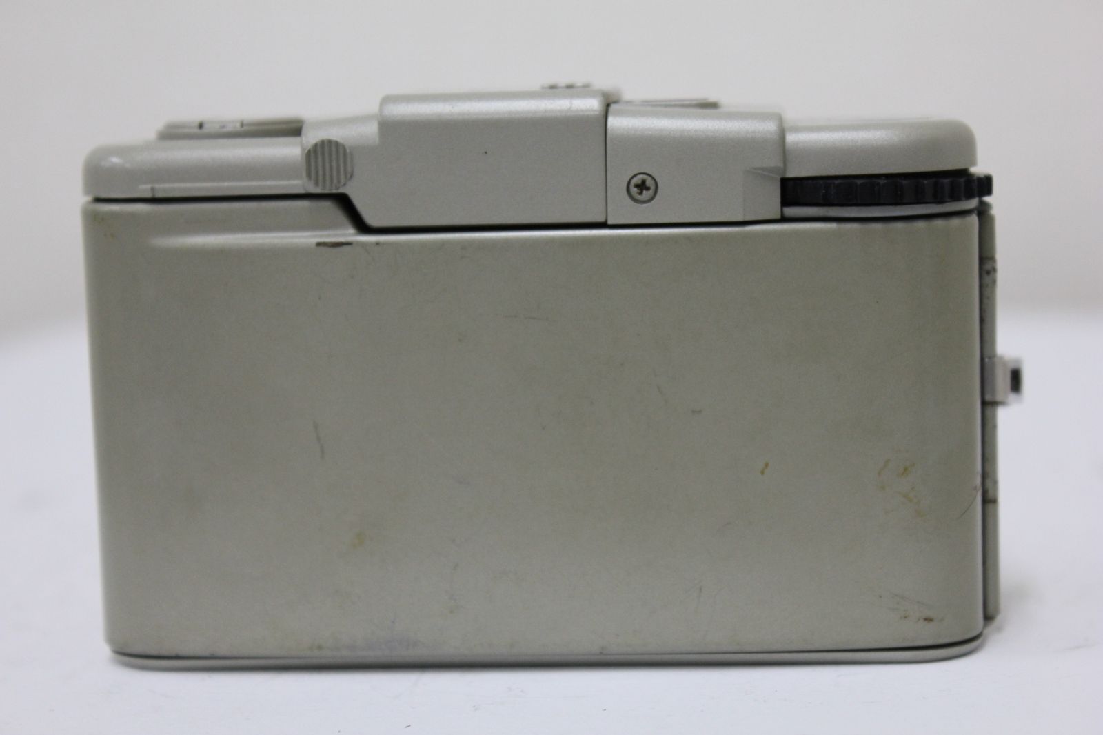 コンパクトカメラ e3781