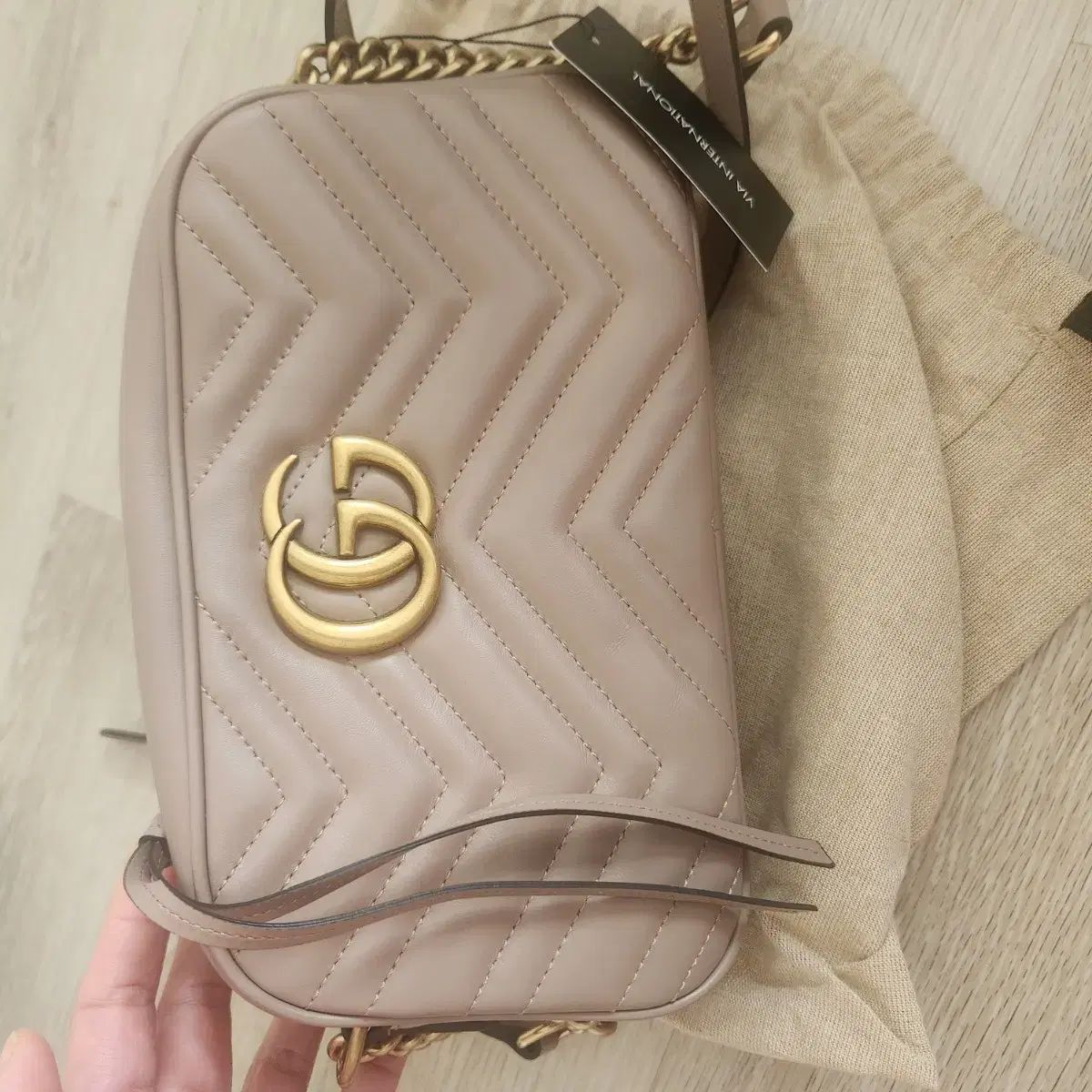 グッチ レディース GG マーモント マトラッセ スモール チェーン クロス ショルダーバッグ ダスティピンク