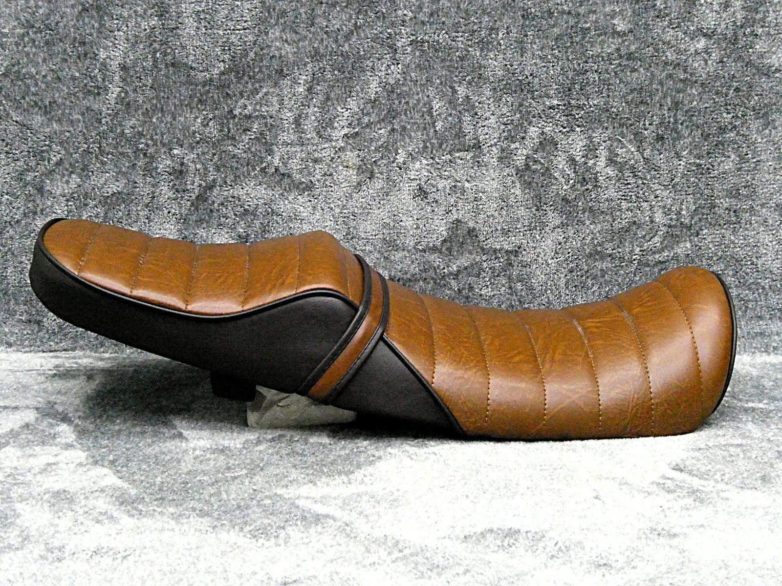 NC39 NC42 CB400SF 茶ツートン タックロールシート/ブラウン 前期 後期