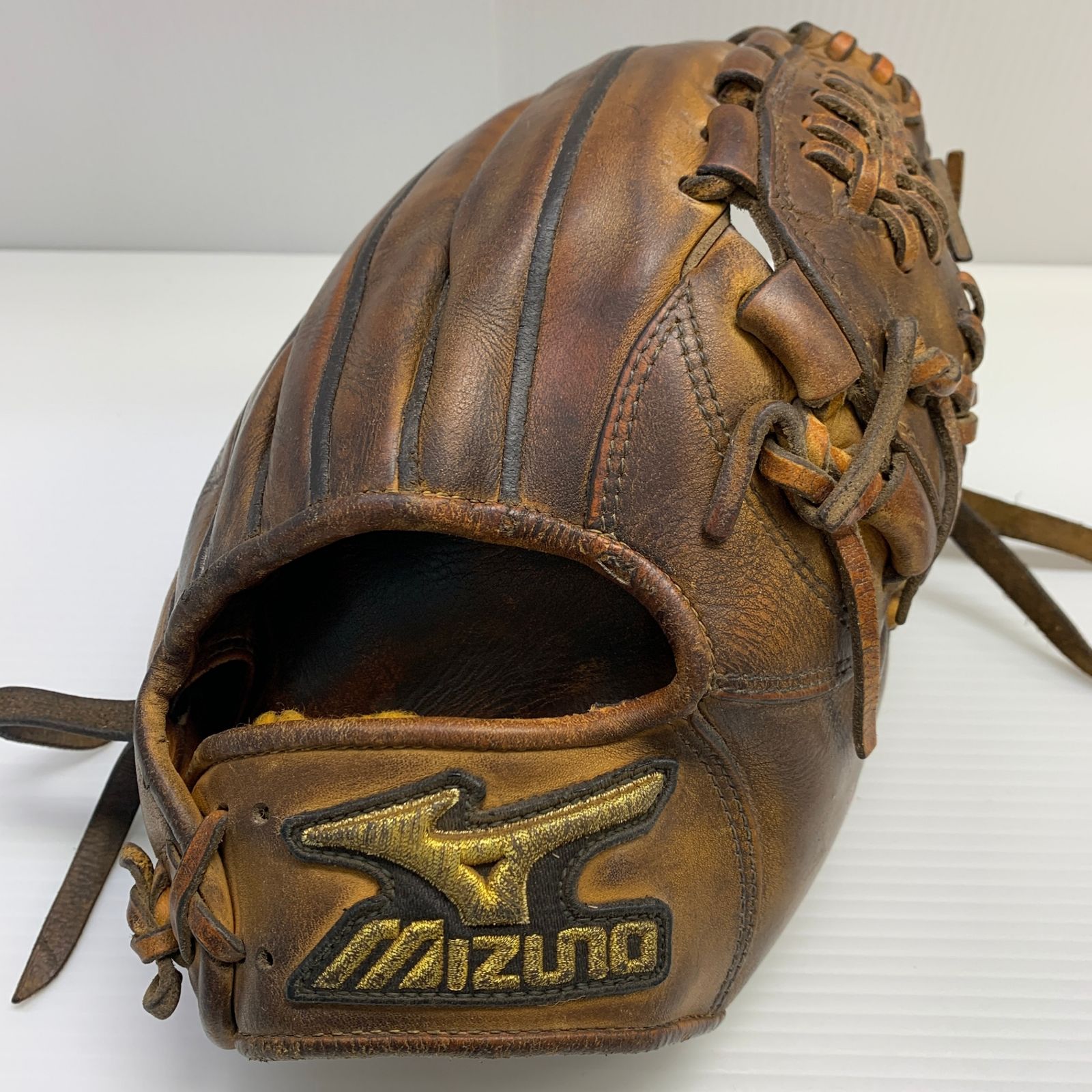 ミズノ MIZUNO ミズノプロ 硬式 大人 一般 内野手用 グローブ グラブ 右投げ 2GW28106 品 野球 6877