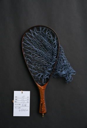 ワイズカスタム ランディングネット25ｃｍストレート グリップﾟ 花梨瘤 ネット ロイヤルブルー25110007 手編みネットはクレモナ糸1本で編み込んであります 発送方法 クロネコヤマト宅急便コンパクト 当店はワイズカスタム社の正規ディーラーです WWW_MERCADOAVALIA_COM_BR