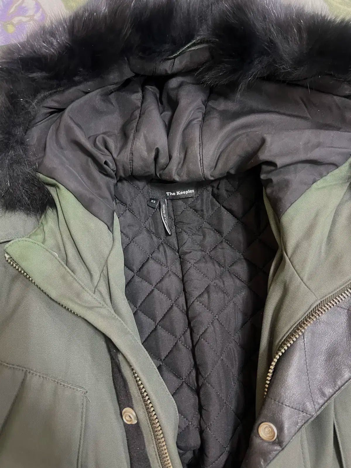 フード付き マウンテンパーカー