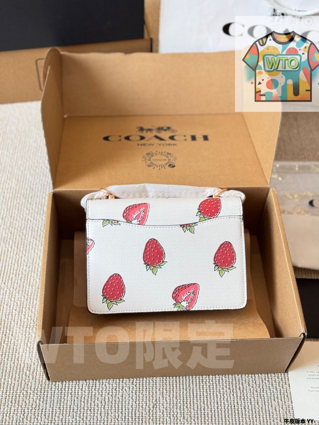  今日 Coach コーチ ク フリップトップスクエアバッグ 蛇柄のエッジ装飾が個性的で気品を添える ハンドバッグ バッグ