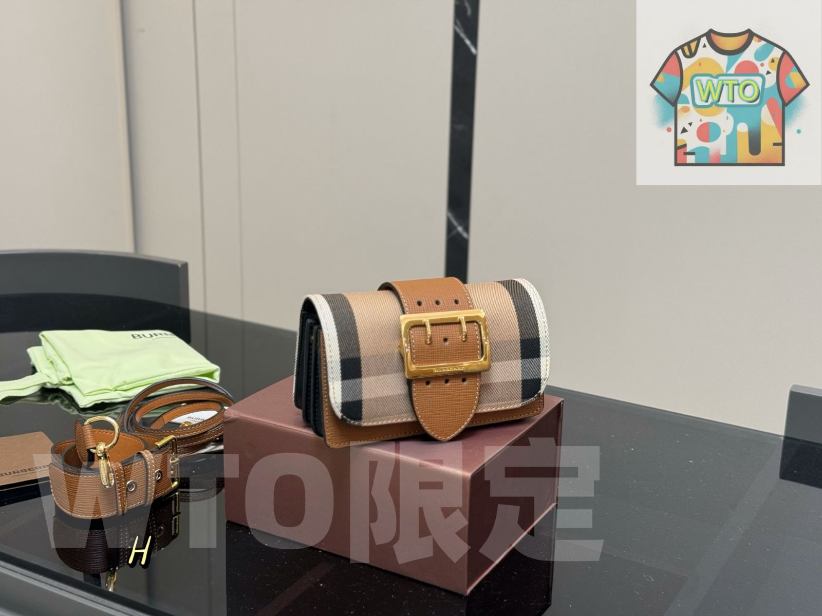 今日 Burberry バーバリー ダブルショルダーストラップバッグ 馬勒牛皮と原場帆布で精致に作られた