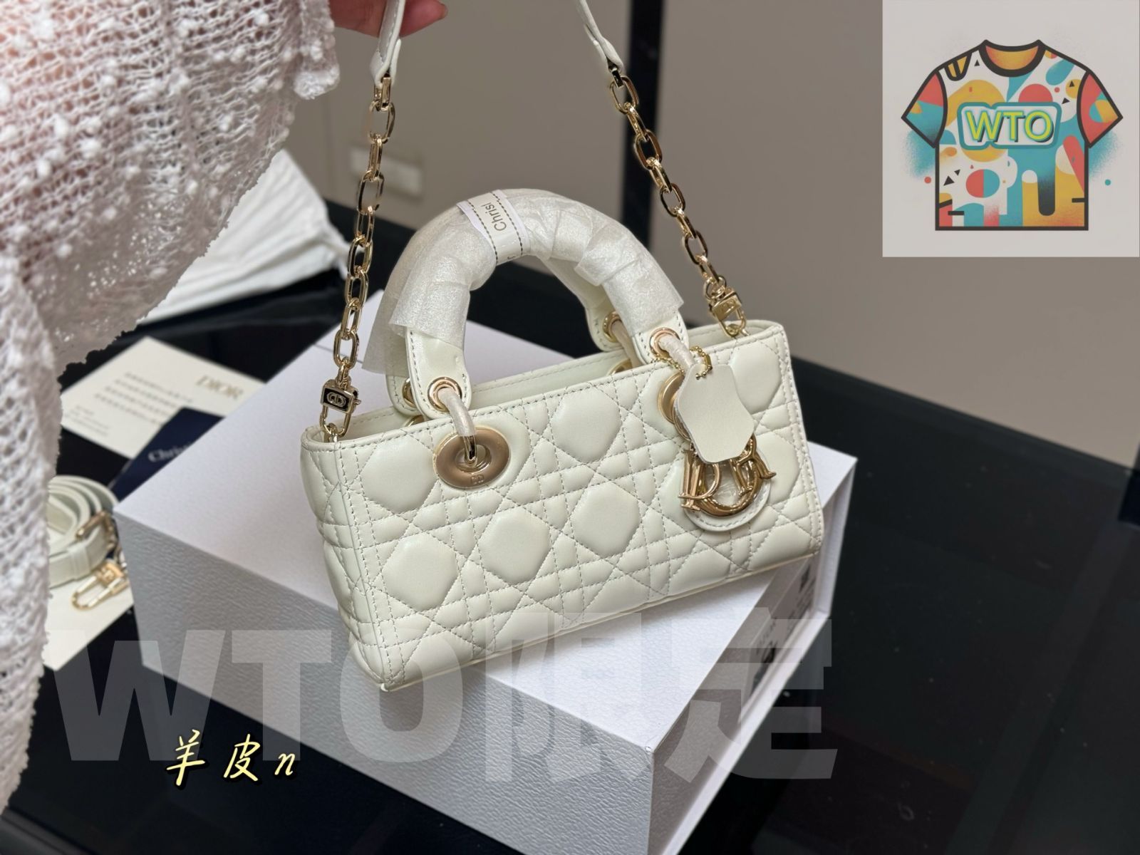 今日 Dior ディオール レディ横型ディアナバッグ 二本のストラップを装備