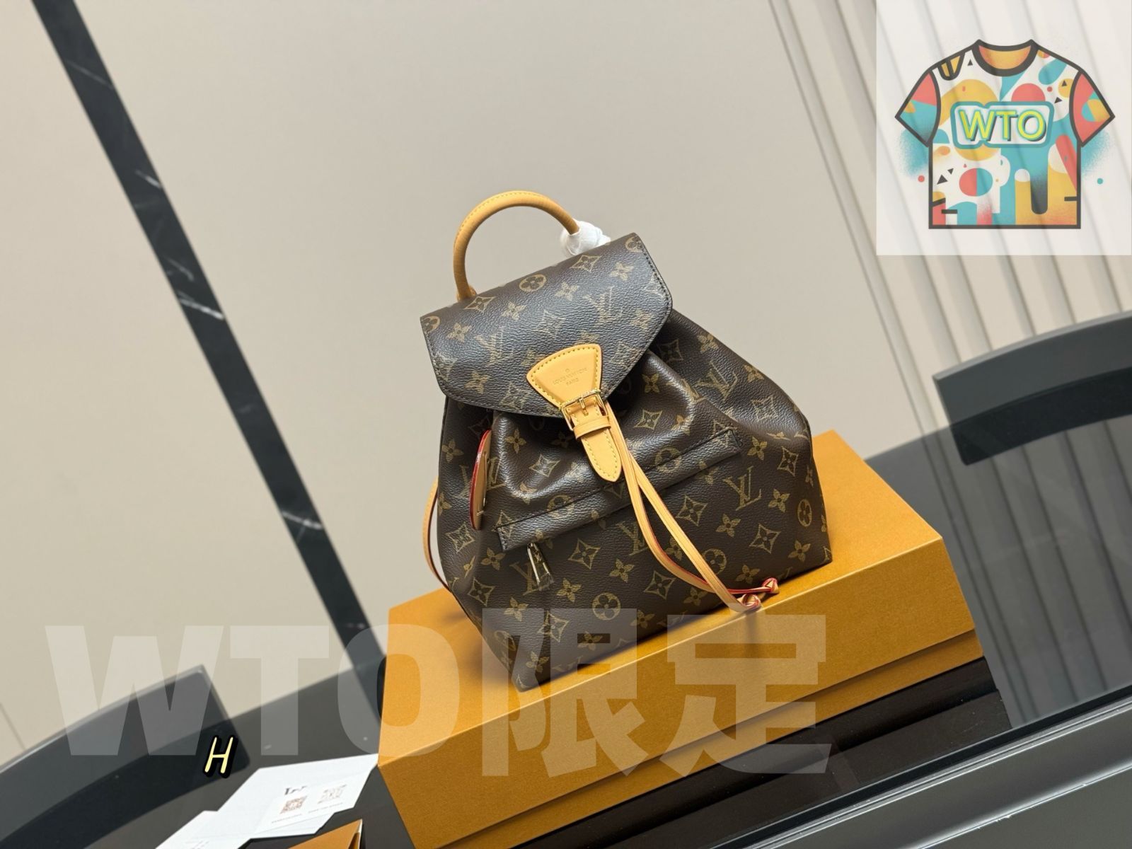 今日 Louis Vuitton ルイ ヴィトン パームスプリングスバックパック トップハンドルの隆起デザインが特徴的