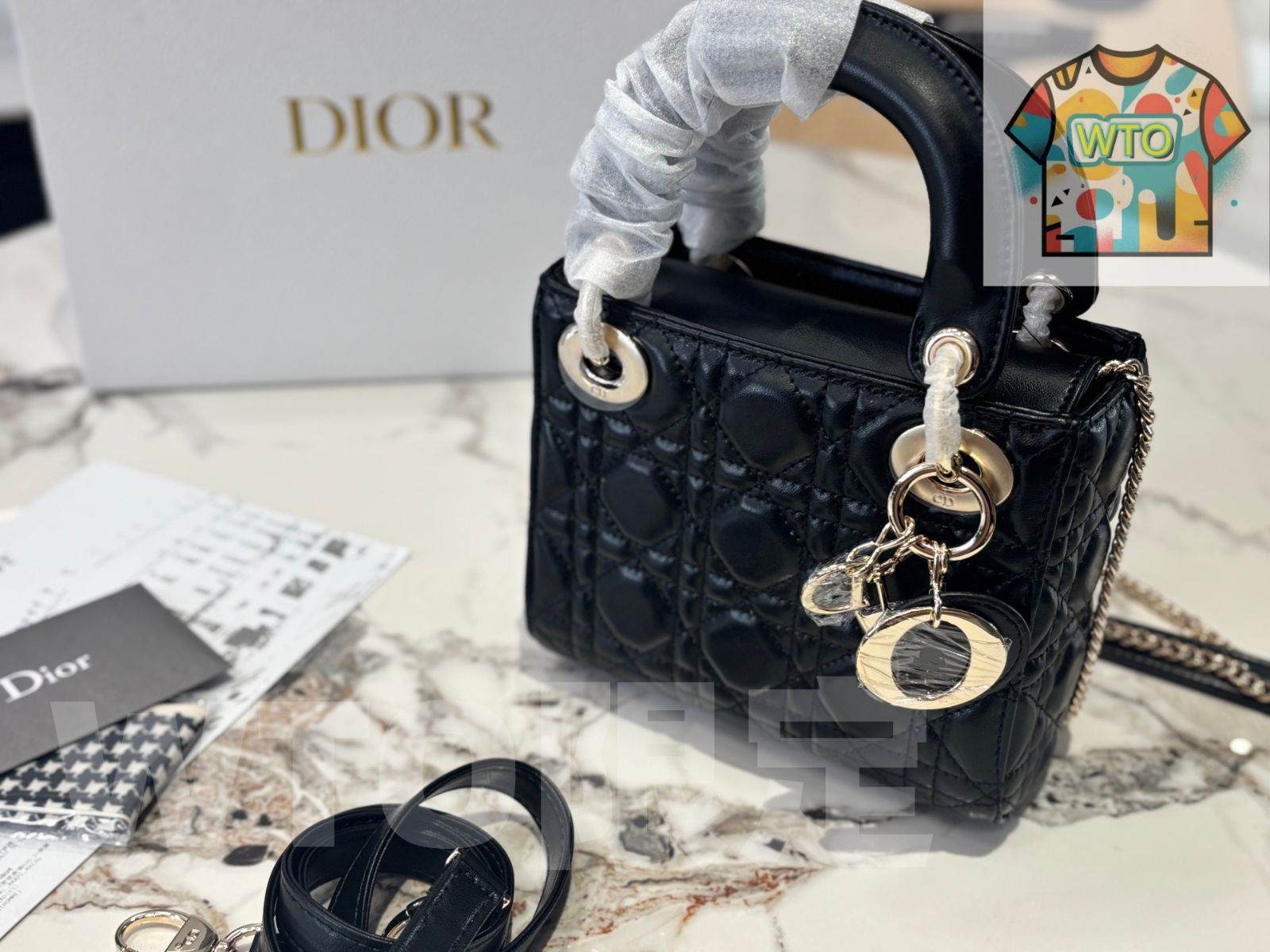  今日 Dior ディオール ラディーダイアナ ヒョウ皮 一年中どんな服装にも合わせやすく 魅力を高める ハンドバッグ バッグ