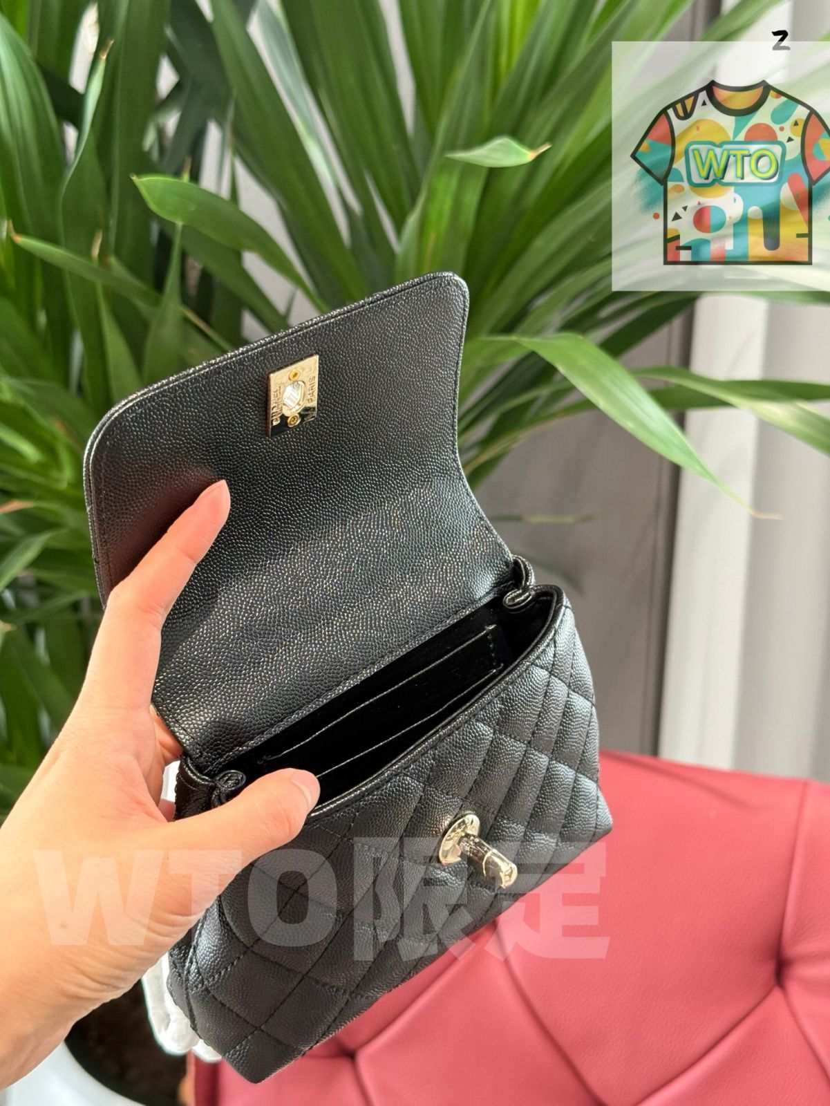 ライチ柄牛皮で耐磨耗性に優れる