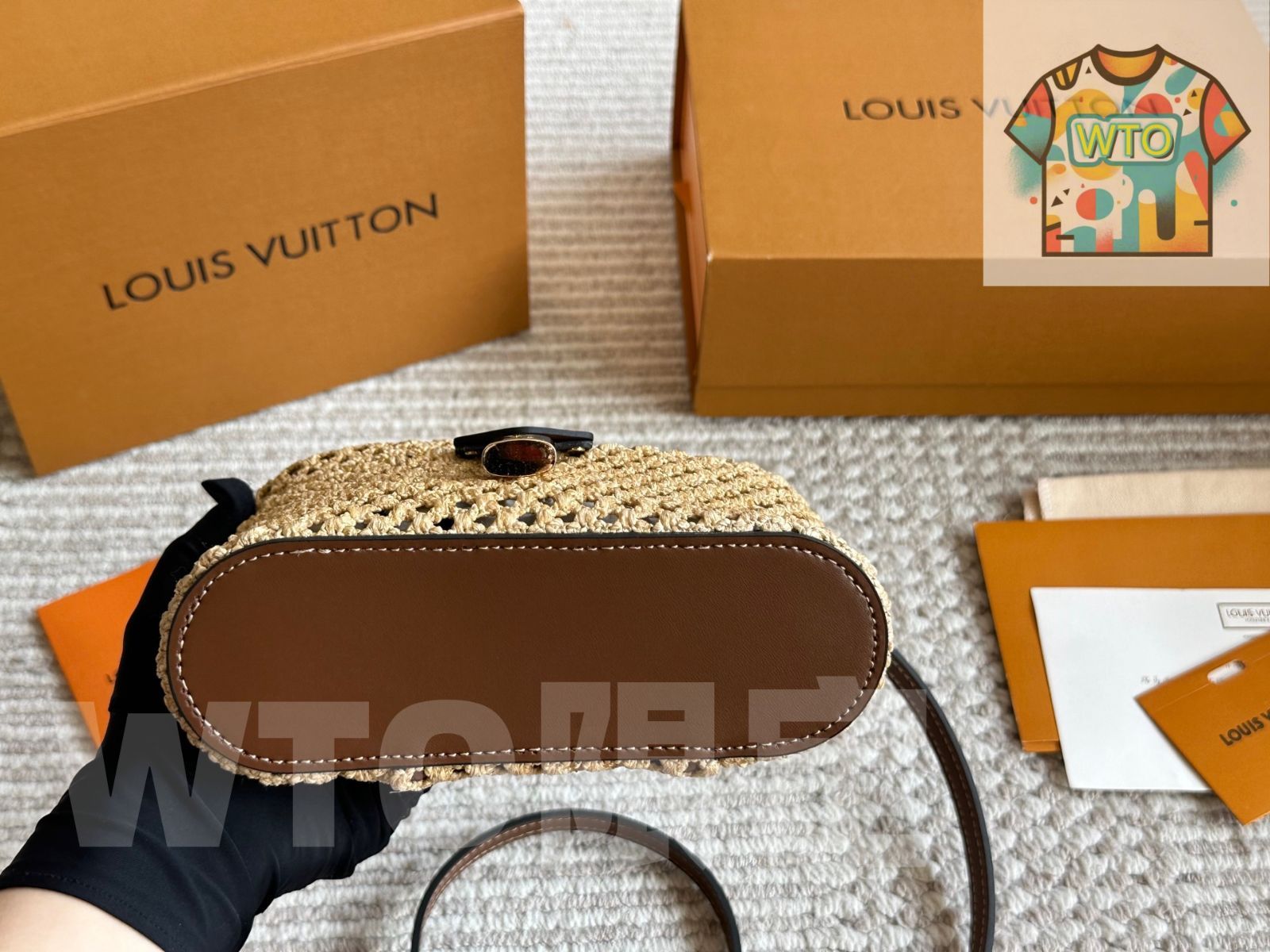 LOUIS VUITTON