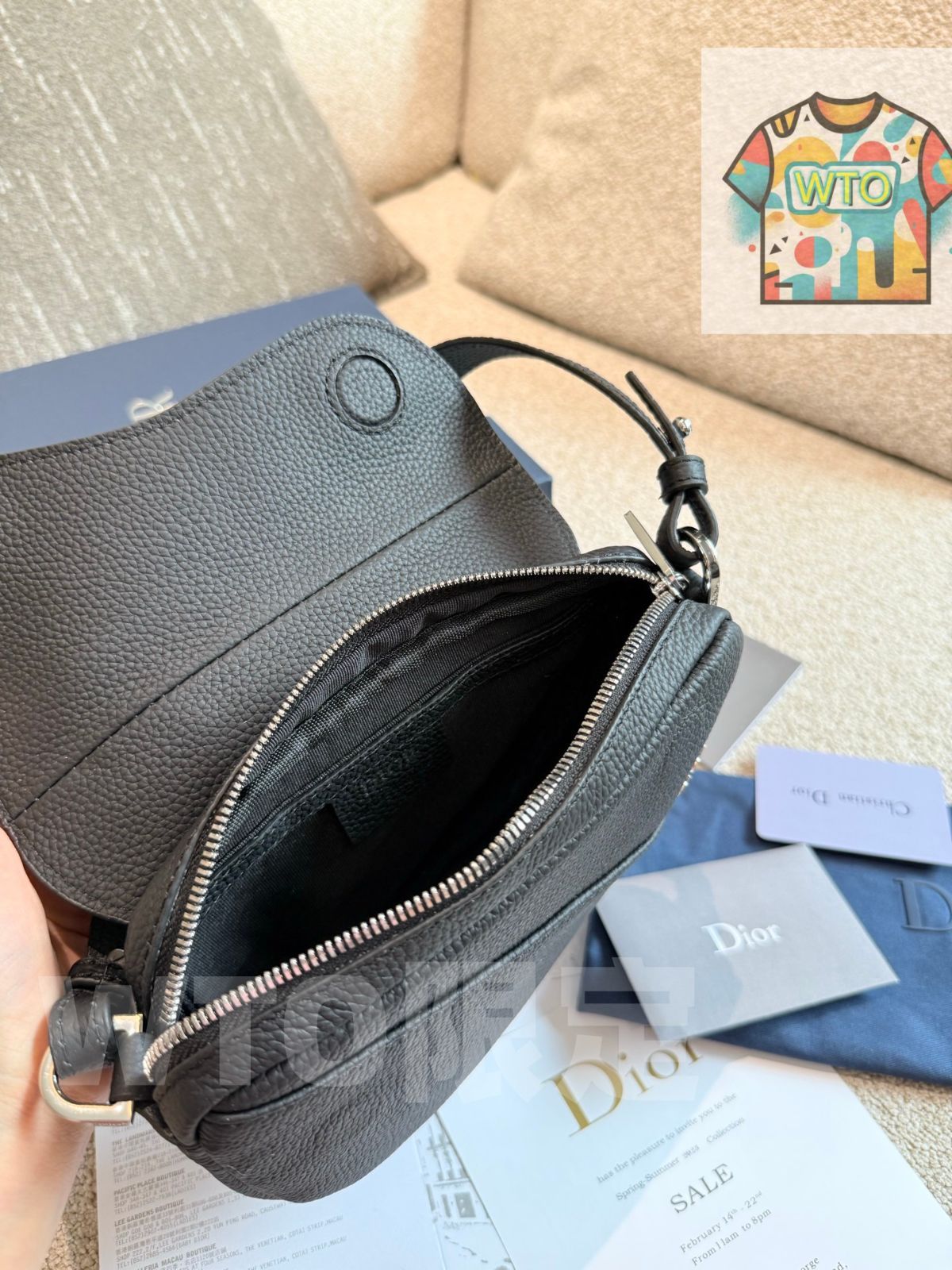 サドルバッグ 全皮製でクラシックデザインを現代的に再解釈