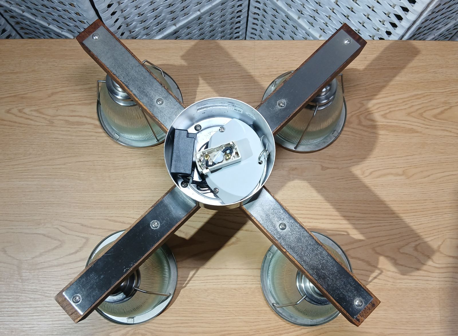 SNAFKIN CROSS ペンダントライト 4灯 ハモサ SNAFKIN CROSS ペンダント