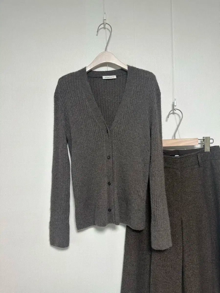 the CASHMERE カシミア100 ゴージ カーディガン