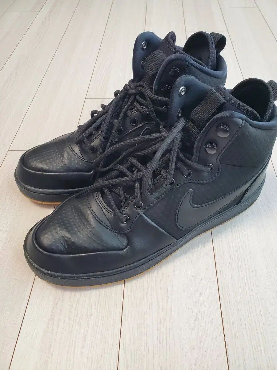 ナイキ スニーカー EVERNOTE ミッド ウィンター ブーツ AQ8754-001 サイズ270