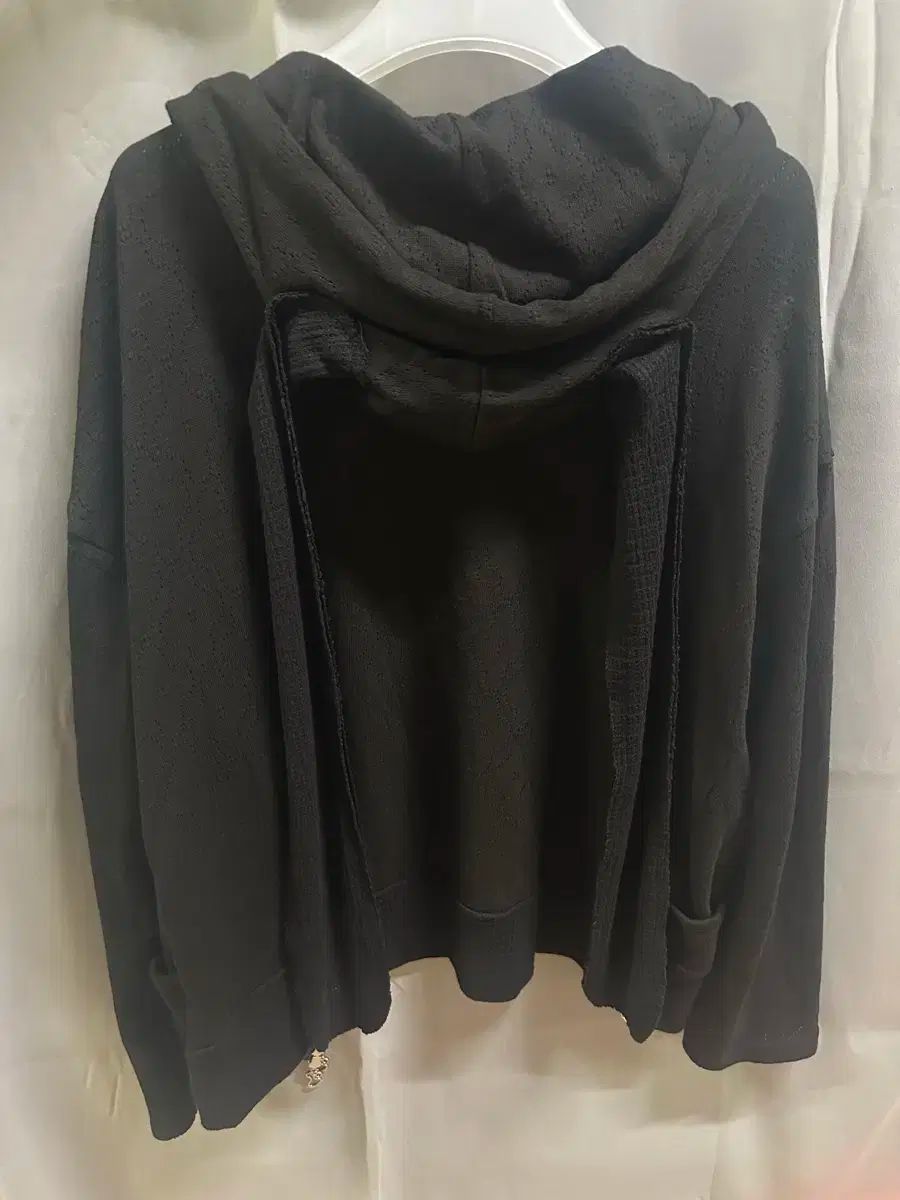  HUG YOUR SKIN トゥー ジップアップ フーディー ブラック パーカー トップス