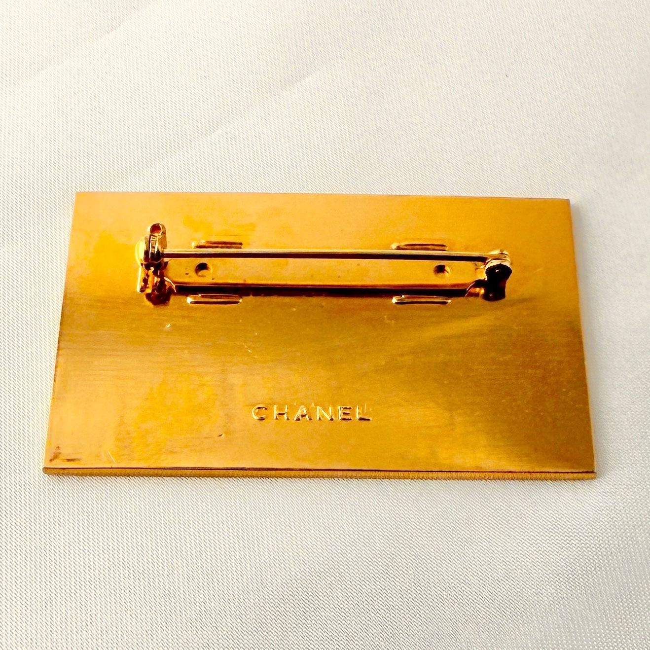 CHANEL シャネル ブローチ ゴールド ロゴ スクエア プレート シャネル ブローチ ロゴプレート スクエア ヴィンテージ GP ゴールド